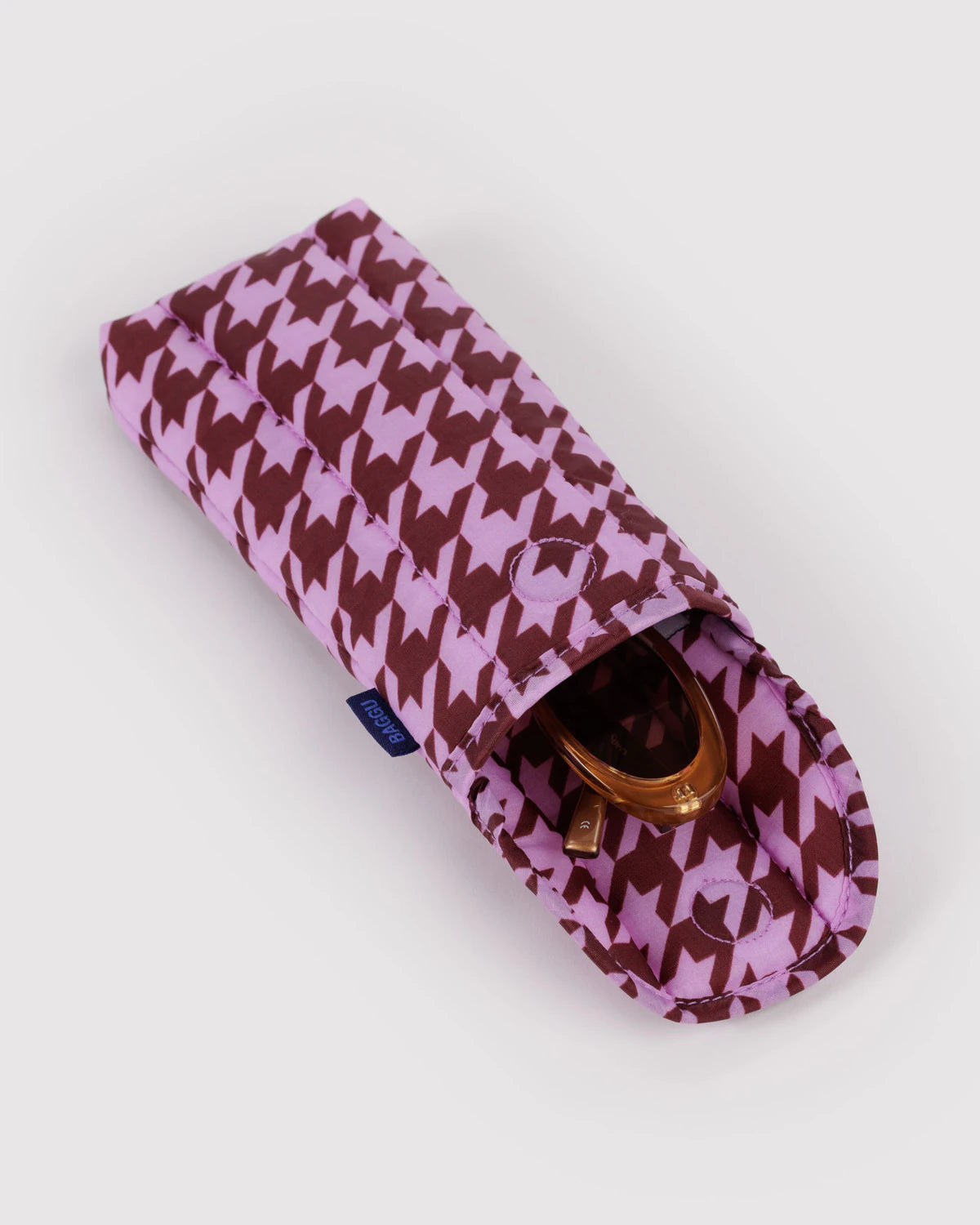 Puffy glasses sleeve | pink houndstooth