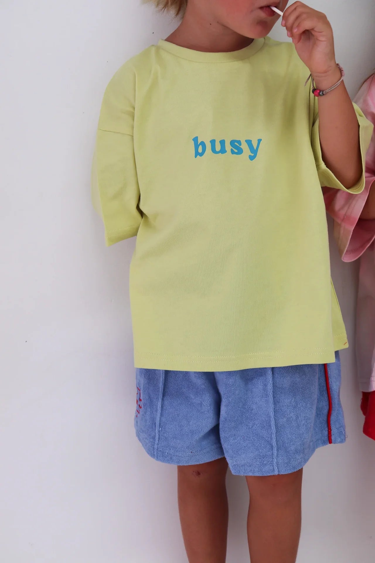 Busy tee | lime