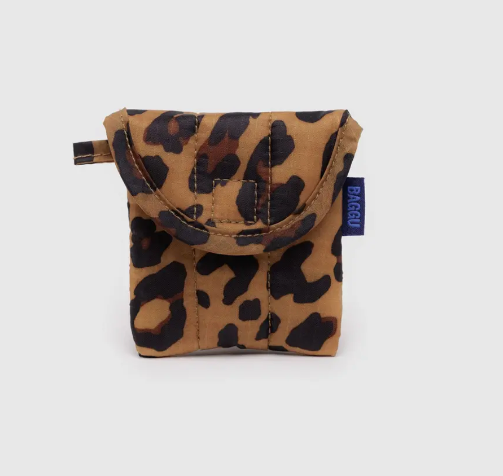 Puffy earbuds case | leopard