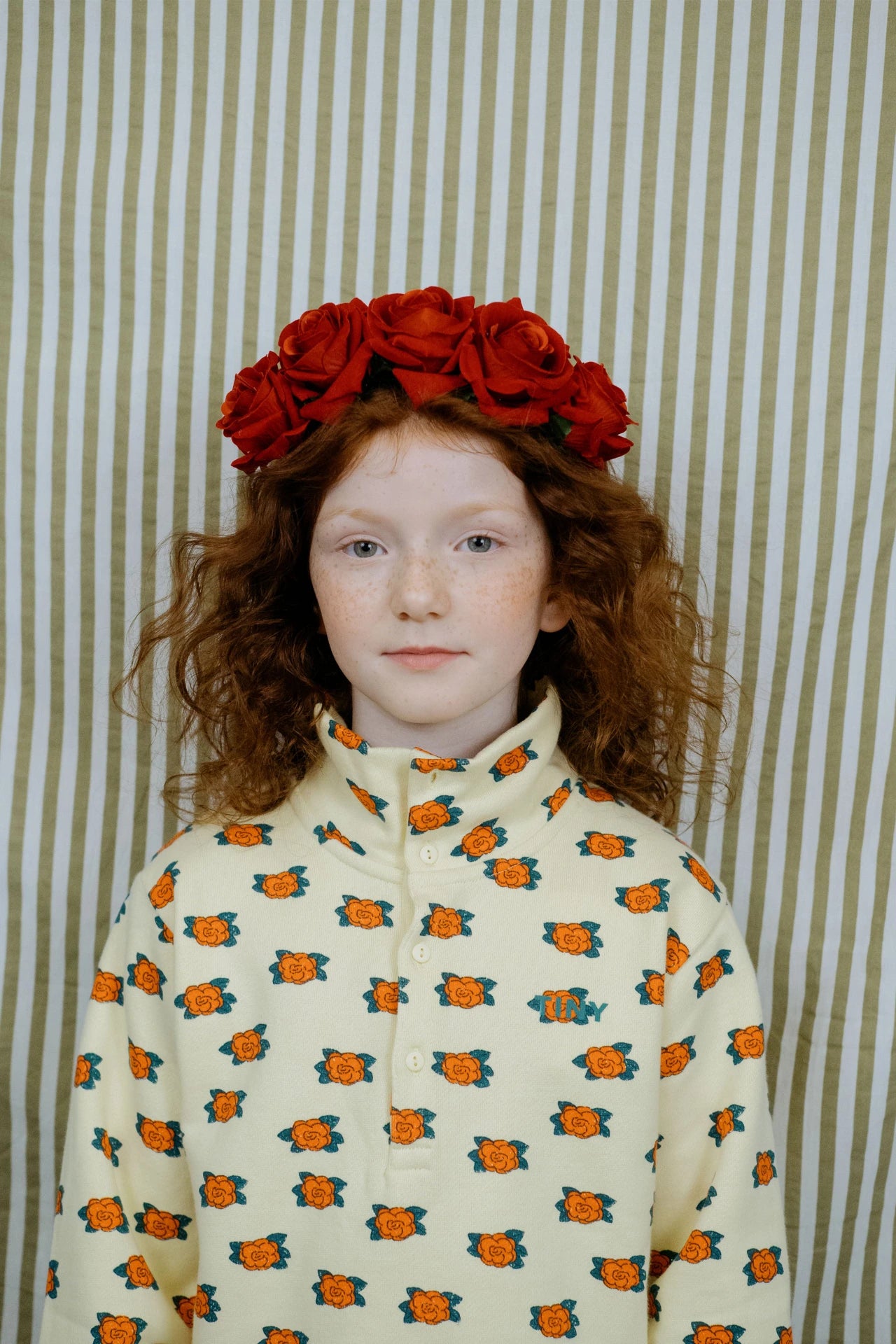 Camelias pattern mockneck sweatshirt
