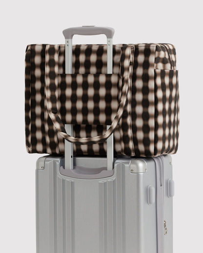 Small cloud carry on | blurred gingham brown