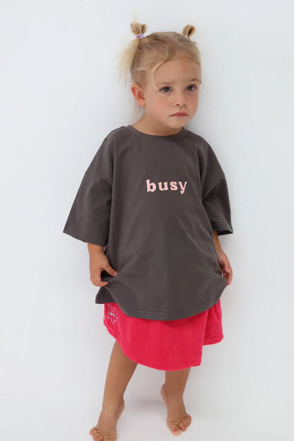 Busy tee | charcoal