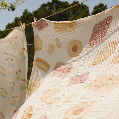 Bickie break organic swaddle