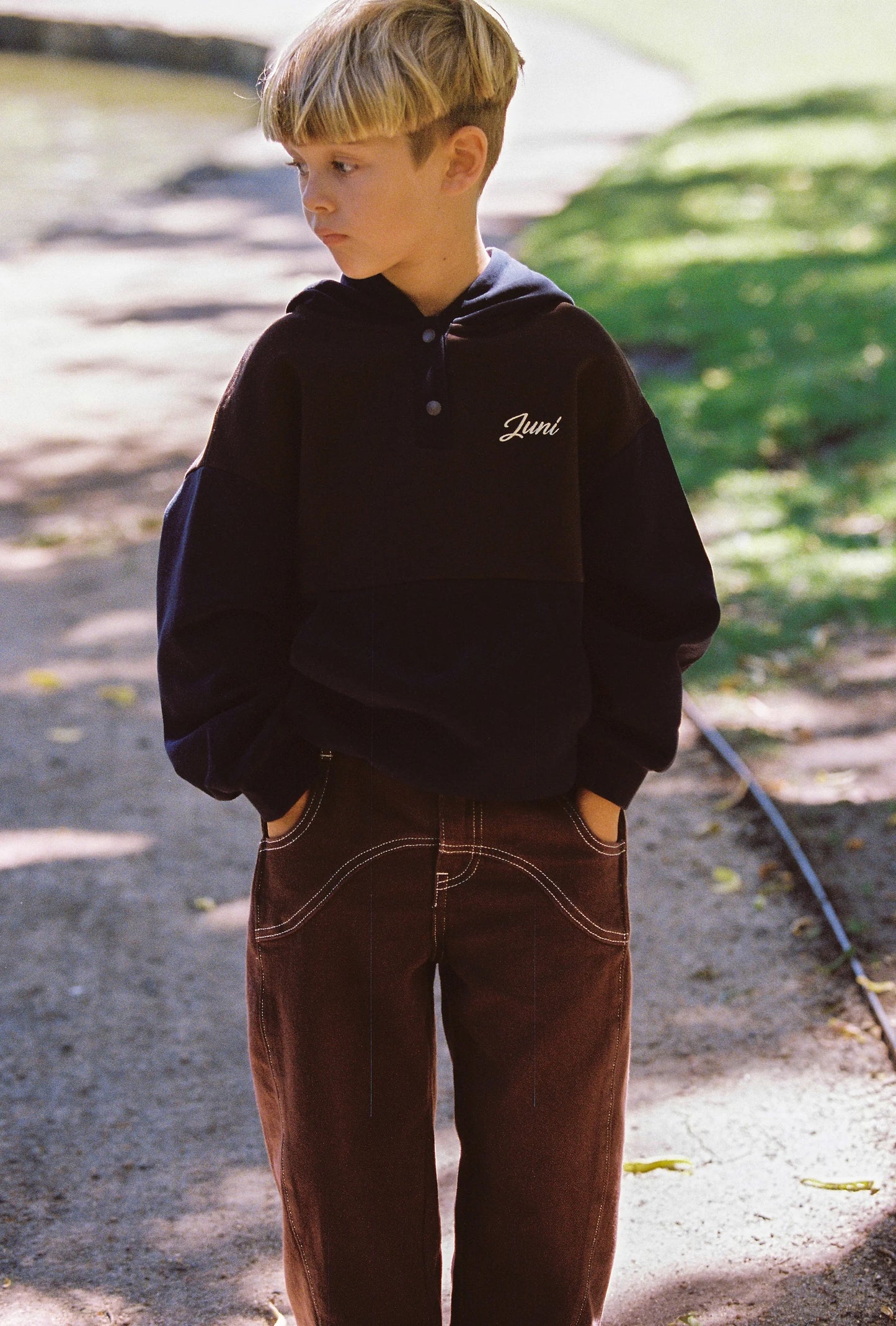 Dylan Barrel Leg Jean | Cocoa
