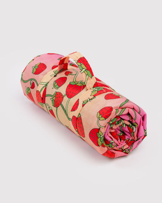 Puffy picnic blanket | strawberry blossom