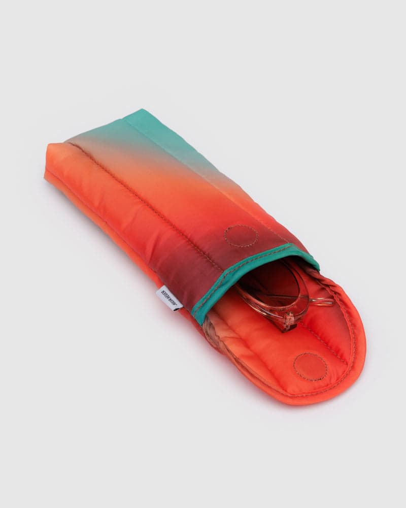 Puffy glasses sleeve | rain