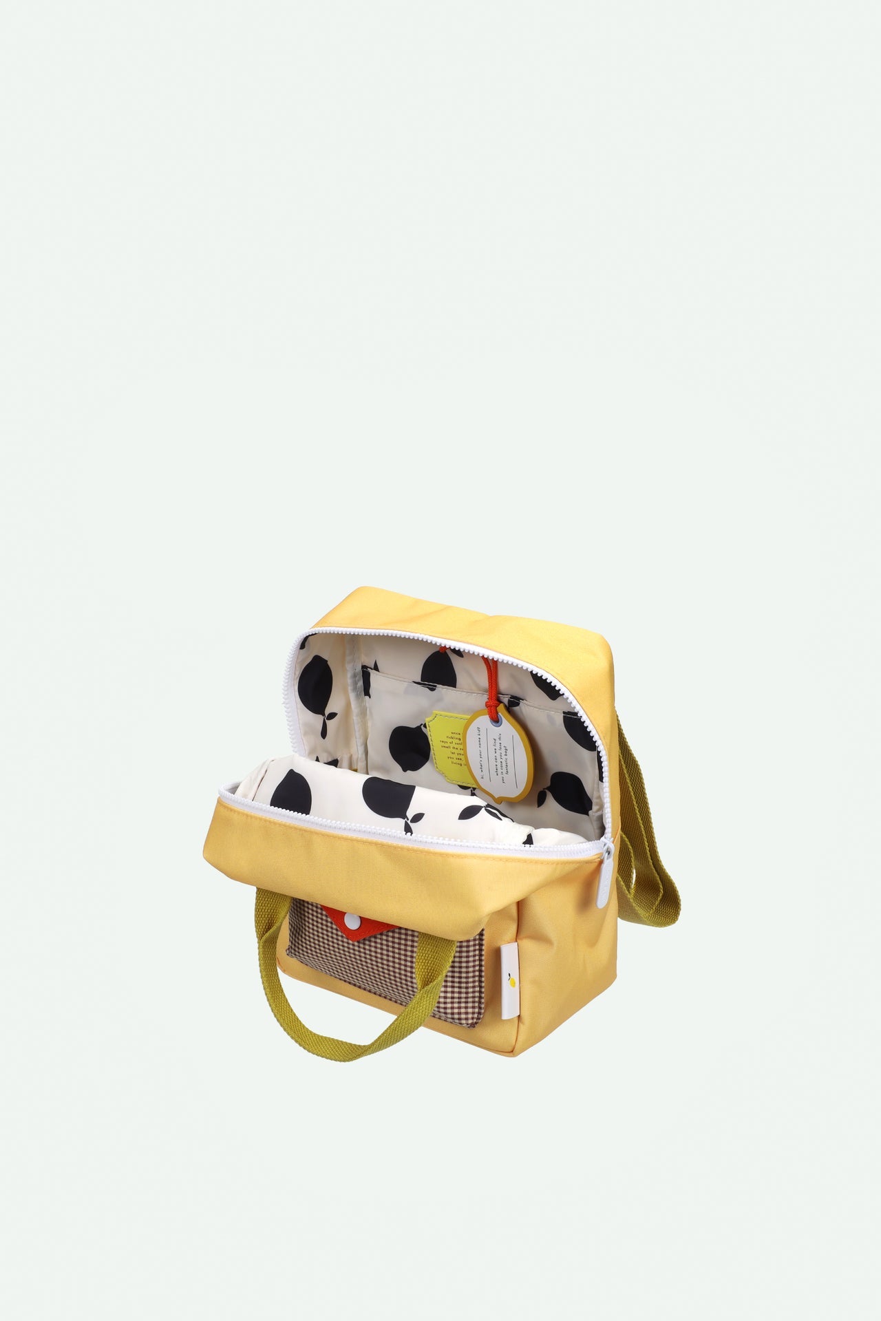backpack small | envelope | apple juice