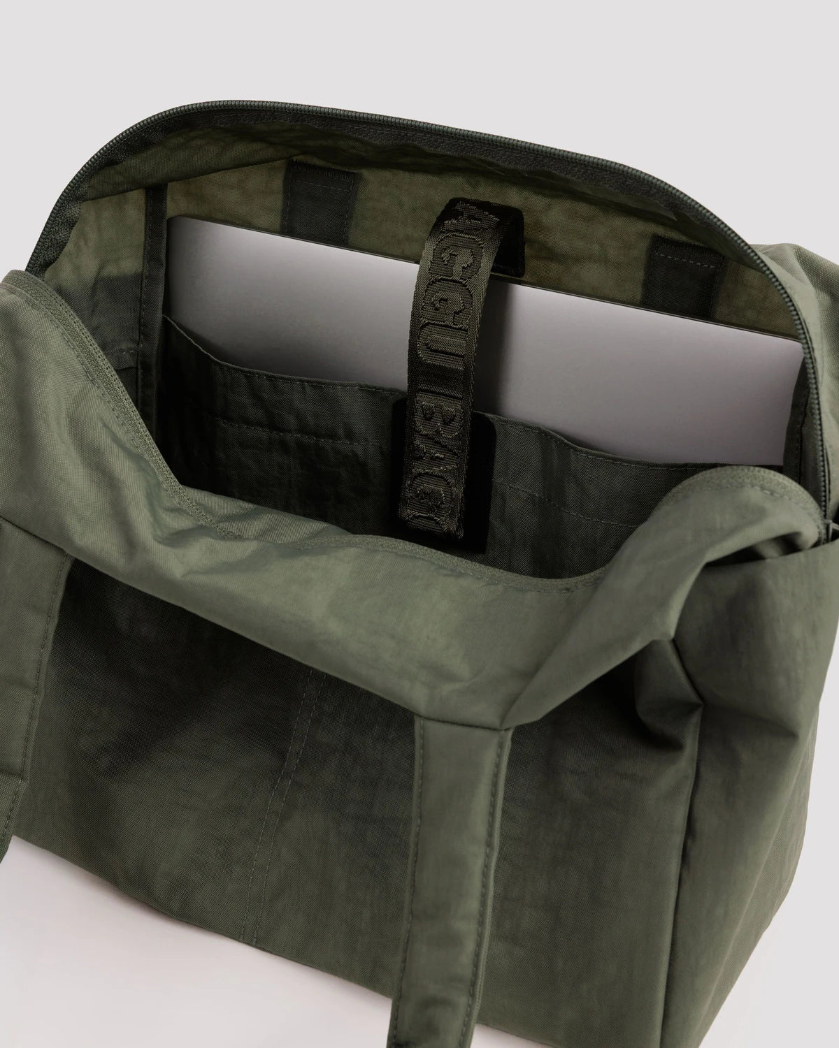 Small cloud carry on | caper
