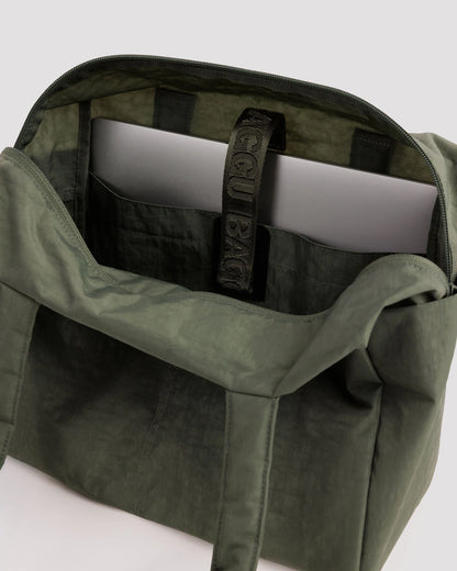 Small cloud carry on | caper