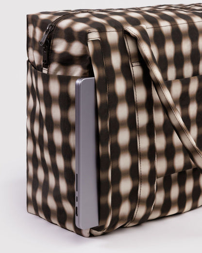 Small cloud carry on | blurred gingham brown
