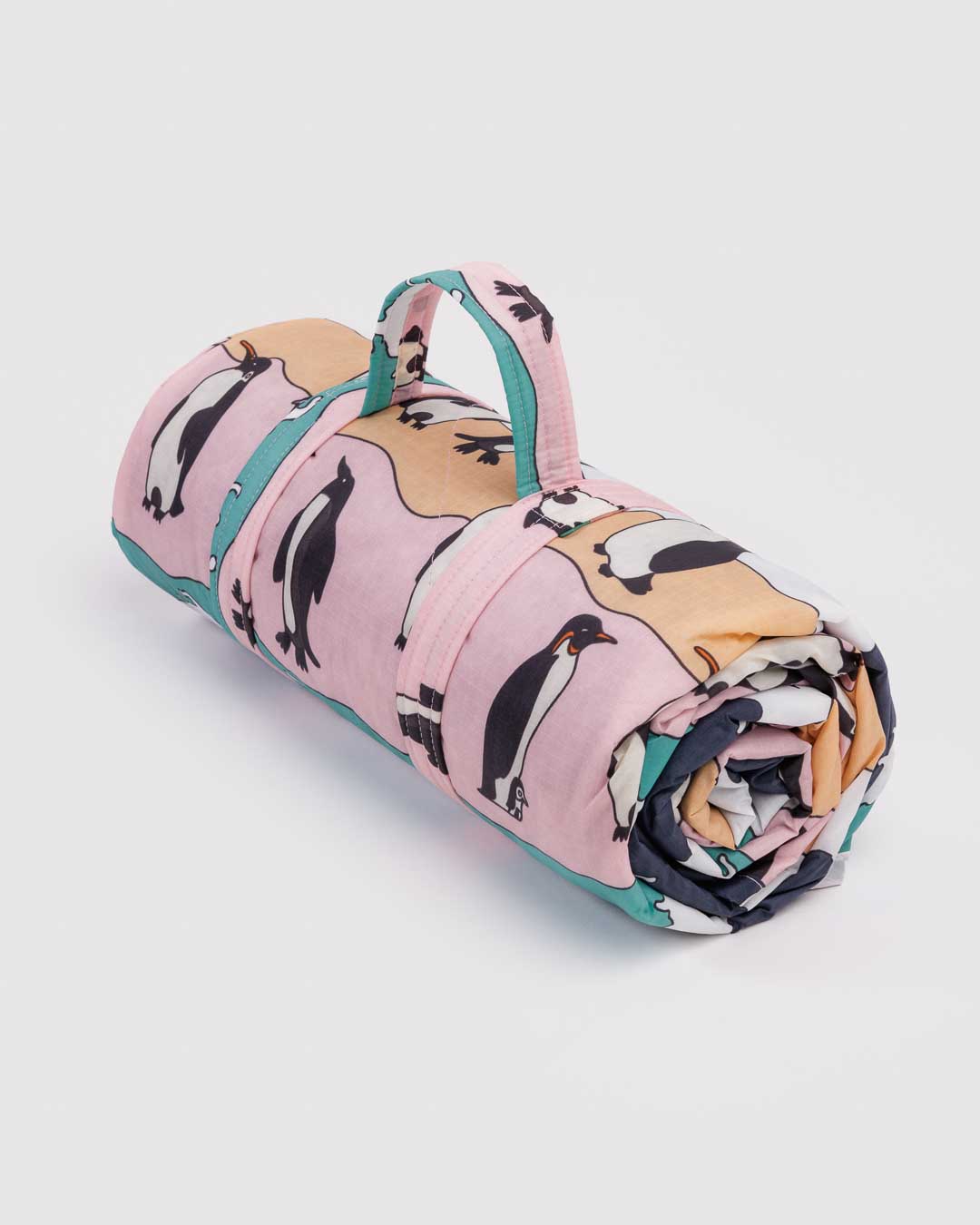 Puffy picnic blanket | penguin