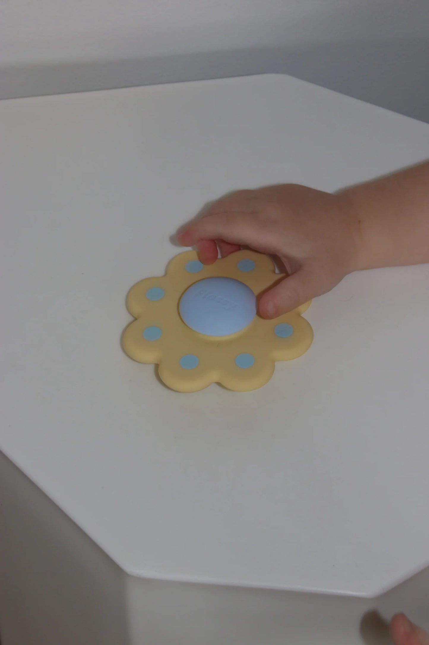 Flower spinner | lemon fizz
