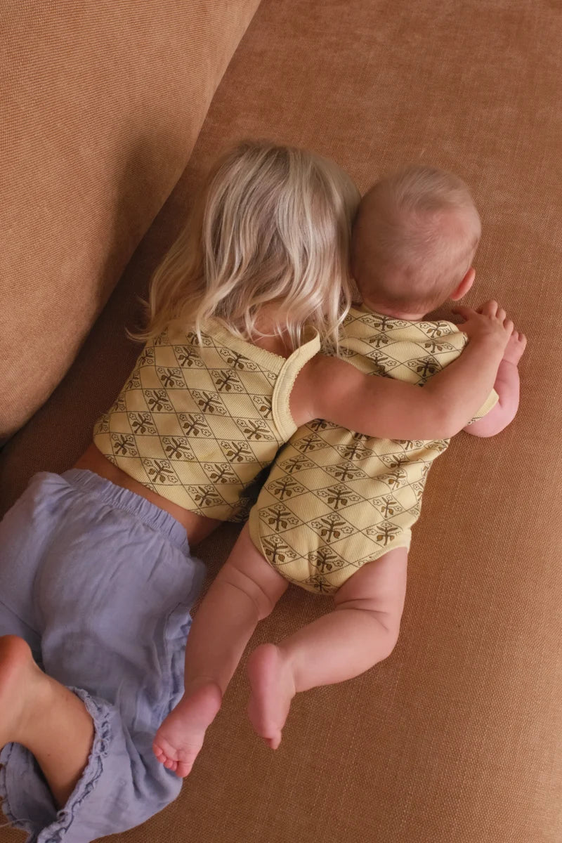 SHORT SLEEVE BABY BODY | YELLOW VINTAGE FLORAL
