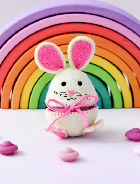 Felt egg cover - hopping bunny | pink